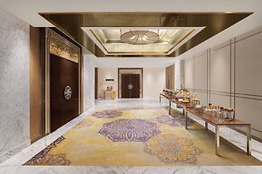 Vivanta Vijayawada, MG Road