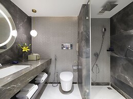 Vivanta Vijayawada, MG Road