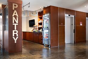 Four Points by Sheraton Victoria Gateway