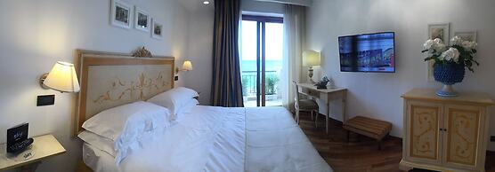 Punta Campanella Resort & SPA