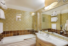 COLONNA RESORT, a Colonna Luxury Beach Hotel, Porto Cervo