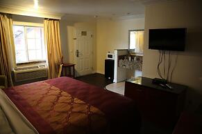 Chateau Inn and Suites