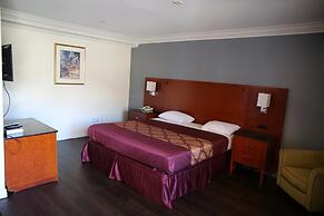 Chateau Inn and Suites