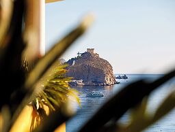 Senator Águilas Hotel