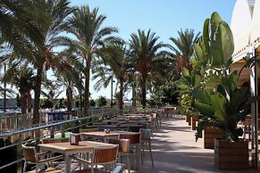 Senator Águilas Hotel