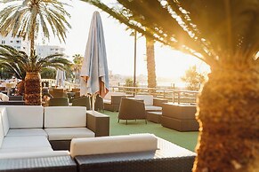 Senator Águilas Hotel