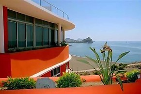 Senator Águilas Hotel
