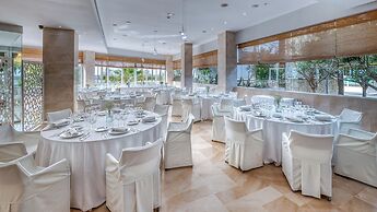 Senator Águilas Hotel