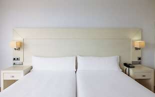 Senator Águilas Hotel