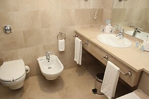 Senator Águilas Hotel