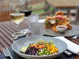 Senator Águilas Hotel