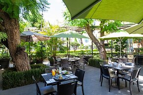 Plaza Camelinas Hotel