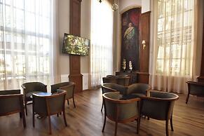 Plaza Camelinas Hotel