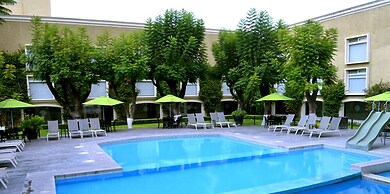 Plaza Camelinas Hotel