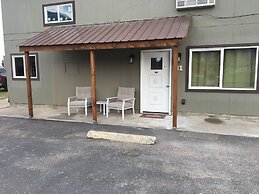 Glacier Basecamp Lodge