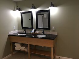 Glacier Basecamp Lodge