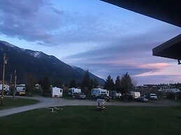 Glacier Basecamp Lodge