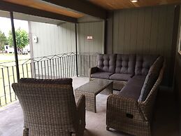 Glacier Basecamp Lodge