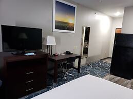 Days Inn & Suites by Wyndham Cleburne TX