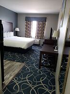 Days Inn & Suites by Wyndham Cleburne TX