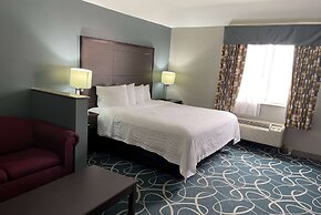 Days Inn & Suites by Wyndham Cleburne TX