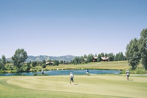 The Lodge at Bronze Buffalo Ranch