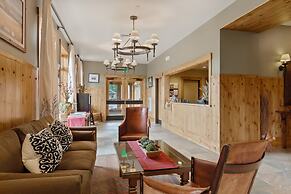 The Lodge at Bronze Buffalo Ranch