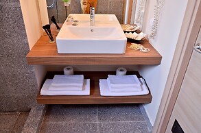 Capitolina City Chic Hotel