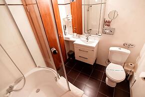 Best Western Plus Lido Hotel