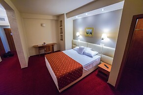 Best Western Plus Lido Hotel