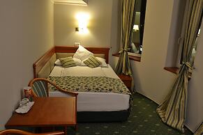 Best Western Plus Lido Hotel