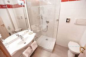 Best Western Plus Lido Hotel