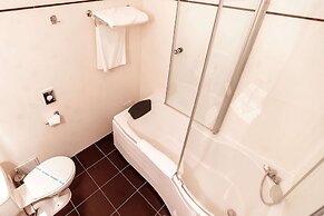 Best Western Plus Lido Hotel