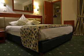 Best Western Plus Lido Hotel