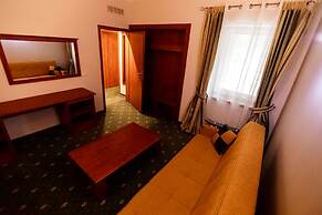 Best Western Plus Lido Hotel