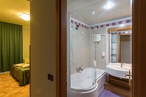 Roy Hotel