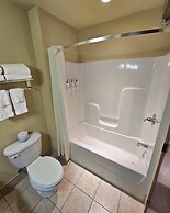Cobblestone Inn & Suites - Clintonville