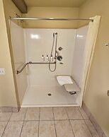 Cobblestone Inn & Suites - Clintonville