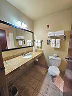 Cobblestone Inn & Suites - Clintonville