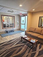 Cobblestone Inn & Suites - Clintonville