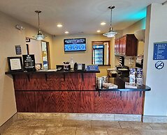 Cobblestone Inn & Suites - Clintonville