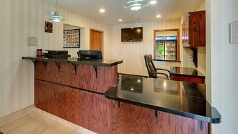Cobblestone Inn & Suites - Clintonville