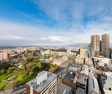 Oaks Melbourne on Lonsdale Suites
