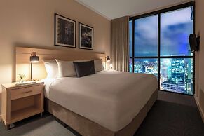 Oaks Brisbane on Charlotte Suites