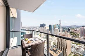 Oaks Brisbane on Charlotte Suites