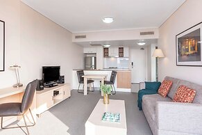 Oaks Brisbane on Charlotte Suites