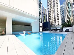 Oaks Brisbane on Charlotte Suites