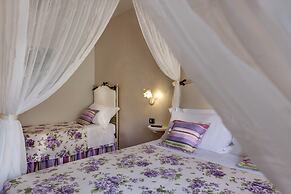 Hotel Casolare Le Terre Rosse