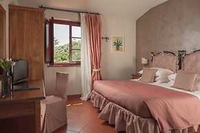 Hotel Casolare Le Terre Rosse