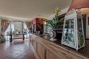 Hotel Casolare Le Terre Rosse